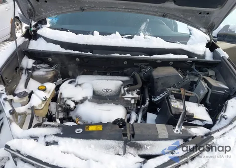 2015 Toyota Rav4 Xle z USA, uszkodzony, nr VIN 2T3RFREV3FW347048